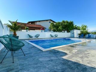 Stambeno poslovni objekt, Prodaja, Privlaka, Privlaka