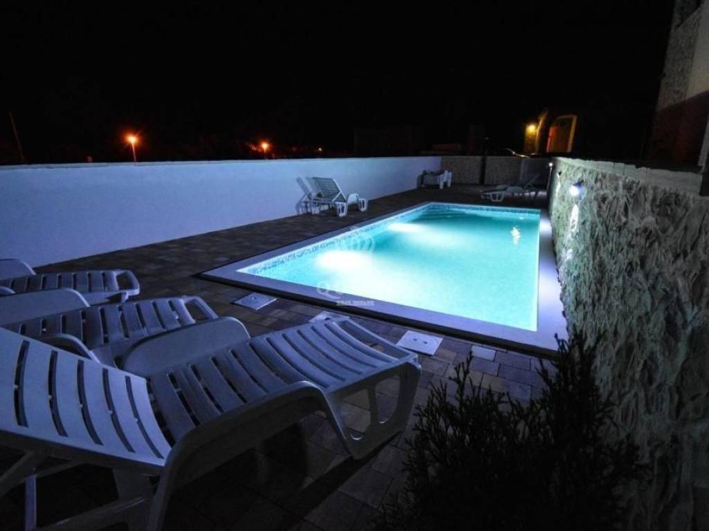 Apartmanska kuća, Prodaja, Vir, Vir