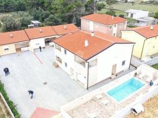 Apartmanska kuća, Prodaja, Vir, Vir