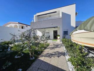 Apartmanska kuća, Prodaja, Vir, Vir