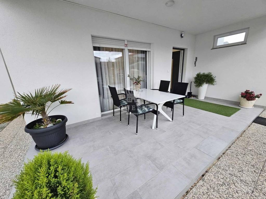 Apartmanska kuća, Prodaja, Vir, Vir