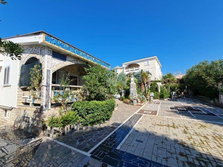 Apartmanska kuća, Prodaja, Vir, Vir