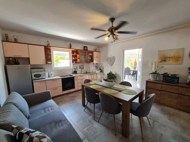 Apartmanska kuća, Prodaja, Vir, Vir