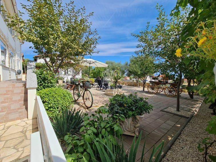 Apartmanska kuća, Prodaja, Vir, Vir