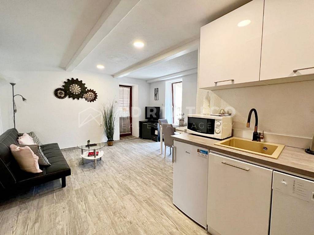 Stan u starijoj zgradi, Prodaja, Rovinj, Rovinj