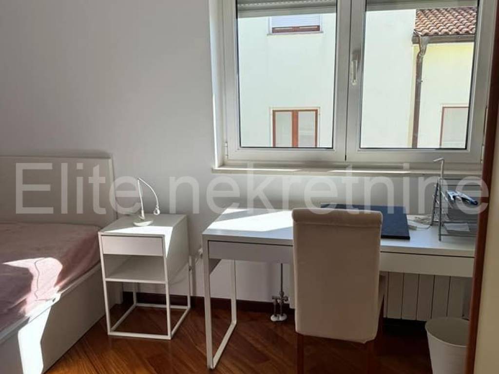 Stan u zgradi, Najam, Rijeka, Zapad