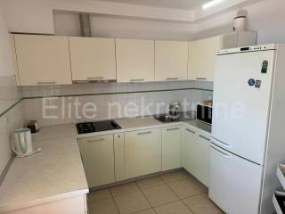 Stan u zgradi, Najam, Rijeka, Zapad