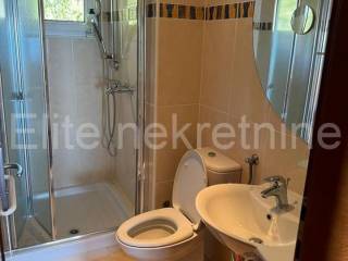 Stan u zgradi, Najam, Rijeka, Zapad