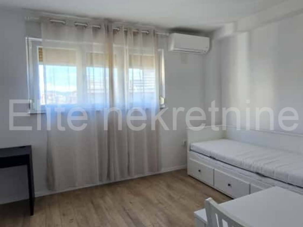 Stan u zgradi, Najam, Rijeka, Zapad