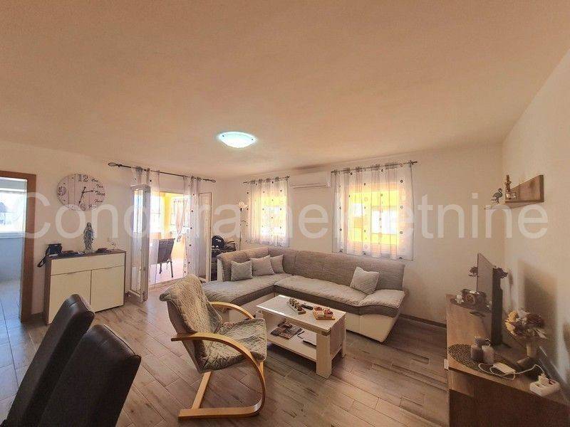Apartman na moru, Prodaja, Vir, Vir