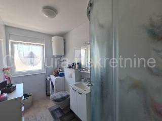 Apartman na moru, Prodaja, Vir, Vir