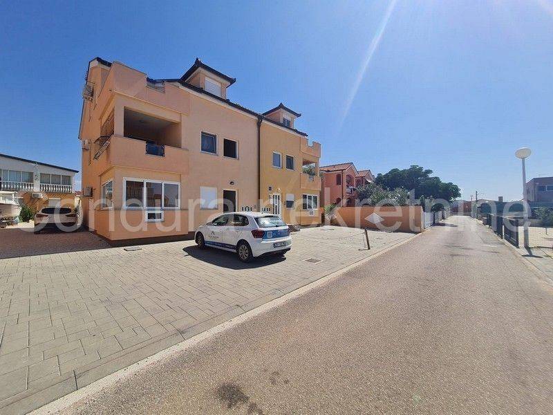 Apartman na moru, Prodaja, Vir, Vir