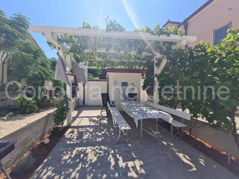 Apartman na moru, Prodaja, Vir, Vir