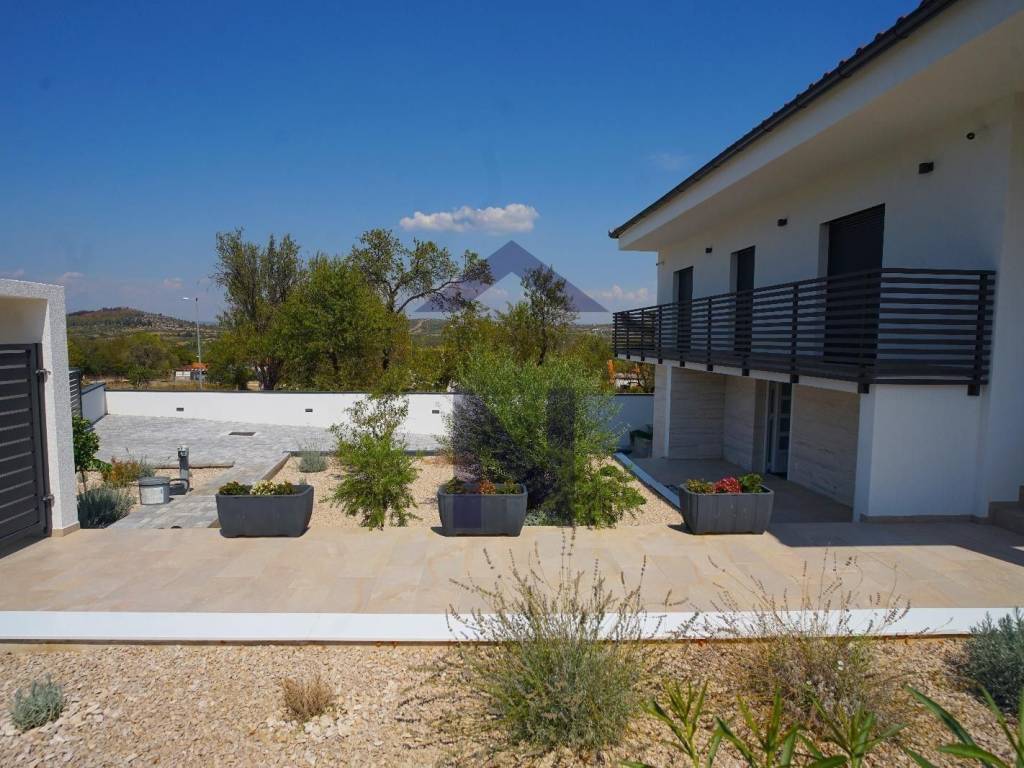 Vila, Prodaja, Polača, Donja Jagodnja