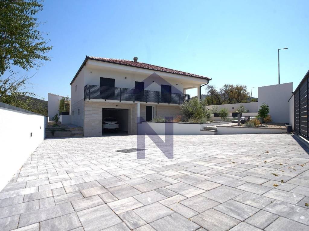 Vila, Prodaja, Polača, Donja Jagodnja