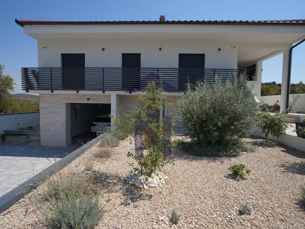 Vila, Prodaja, Polača, Donja Jagodnja