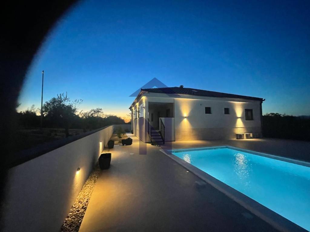 Vila, Prodaja, Polača, Donja Jagodnja