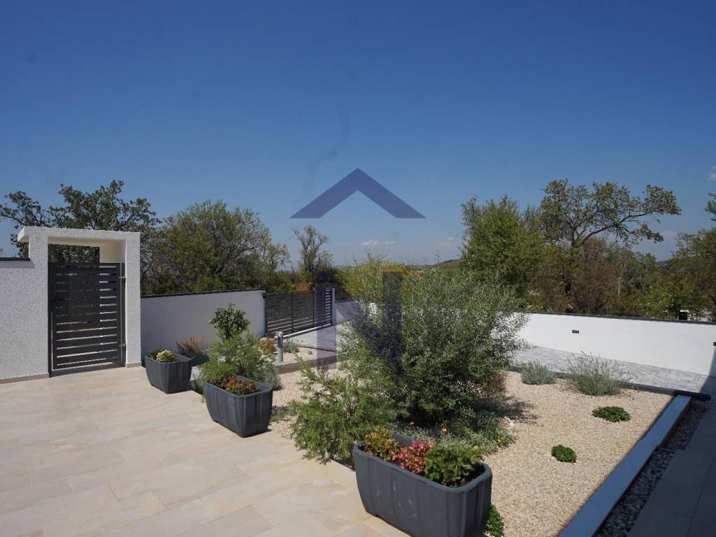 Vila, Prodaja, Polaca, Donja Jagodnja