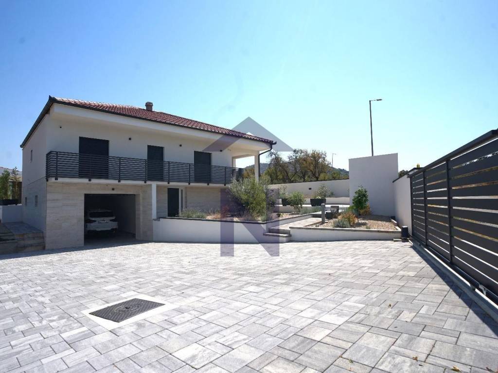 Vila, Prodaja, Polaca, Donja Jagodnja