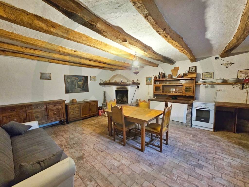 Kamena kuća, Prodaja, Motovun, Motovun