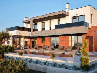 Luksuzna vila, Prodaja, Privlaka, Privlaka