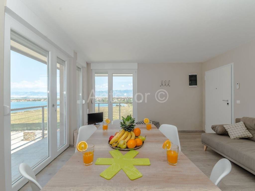 Apartman na moru, Prodaja, Povljana, Povljana