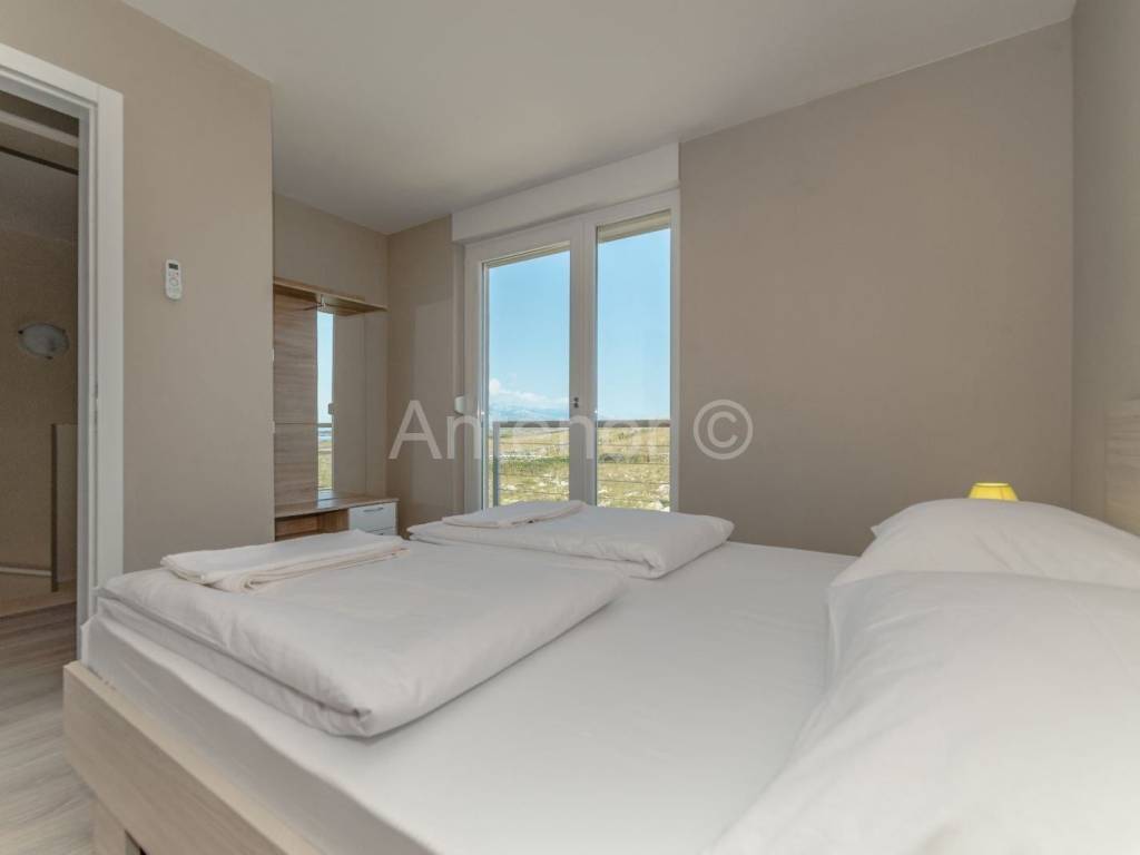 Apartman na moru, Prodaja, Povljana, Povljana