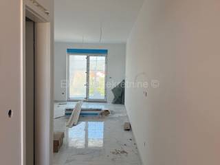 Stan u zgradi, Prodaja, Okrug, Okrug Gornji