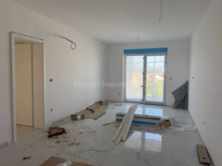 Stan u zgradi, Prodaja, Okrug, Okrug Gornji