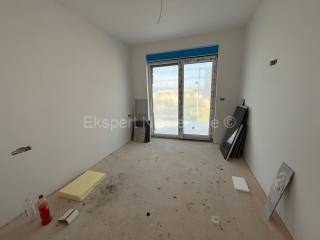 Stan u zgradi, Prodaja, Okrug, Okrug Gornji