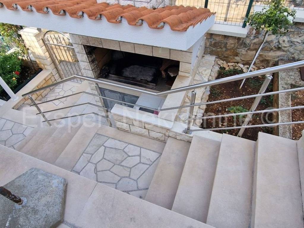 Samostojeća kuća, Prodaja, Okrug, Okrug Gornji