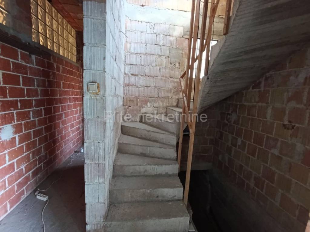 Dvojna kuća, Prodaja, Pula, Pula