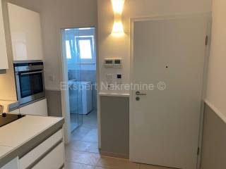 Stan u zgradi, Najam, Trogir - Okolica, Plano