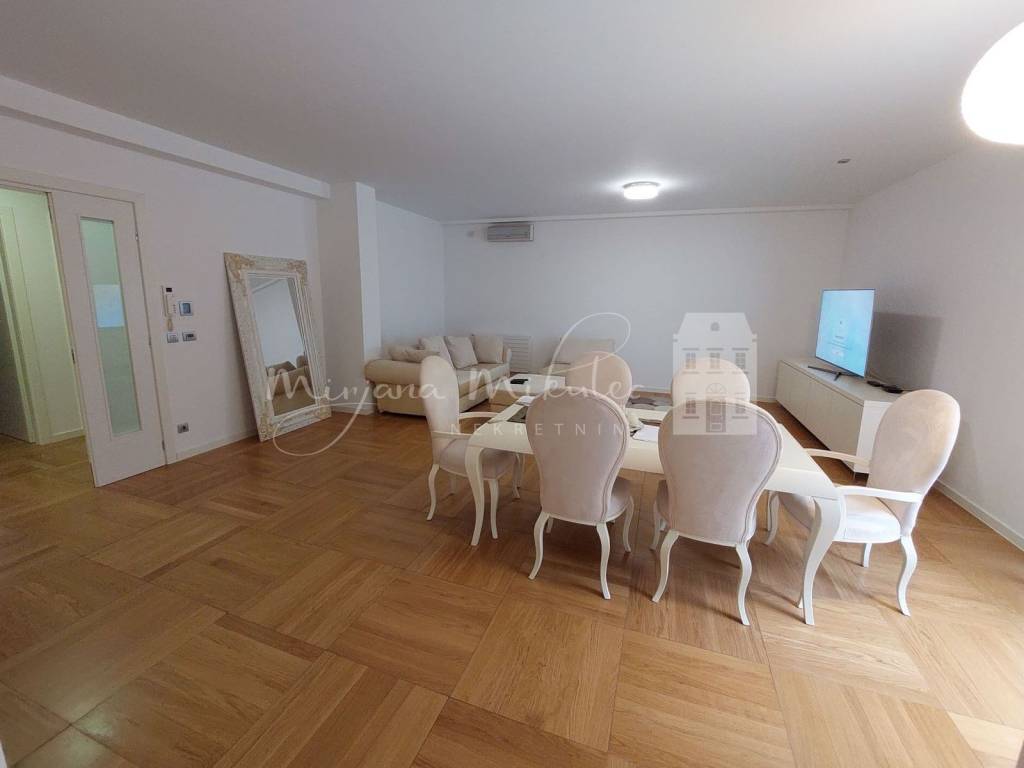 Stan u zgradi, Najam, Zagreb, Gornji Grad - Medveščak