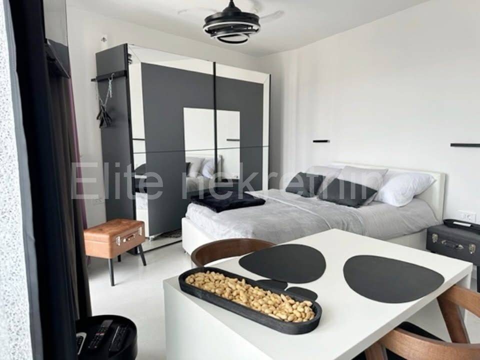 Stan u zgradi, Najam, Rijeka, Sjever