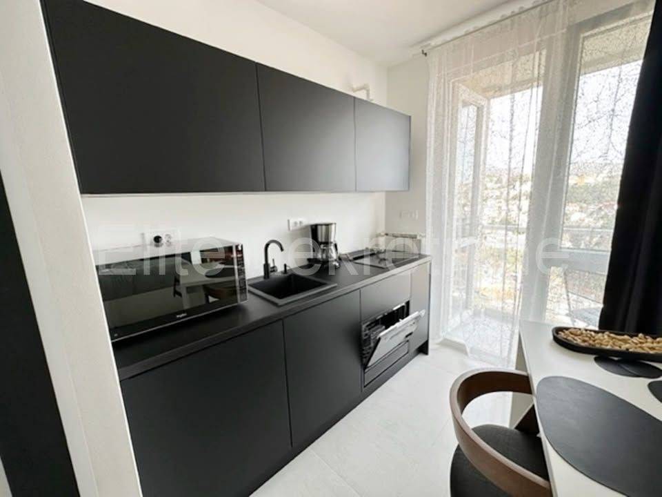 Stan u zgradi, Najam, Rijeka, Sjever