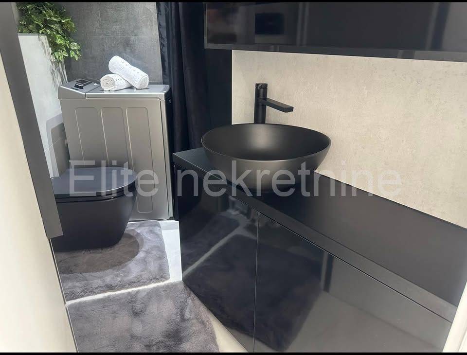 Stan u zgradi, Najam, Rijeka, Sjever