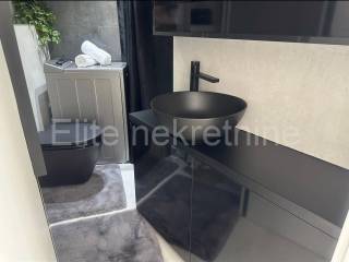 Stan u zgradi, Najam, Rijeka, Sjever