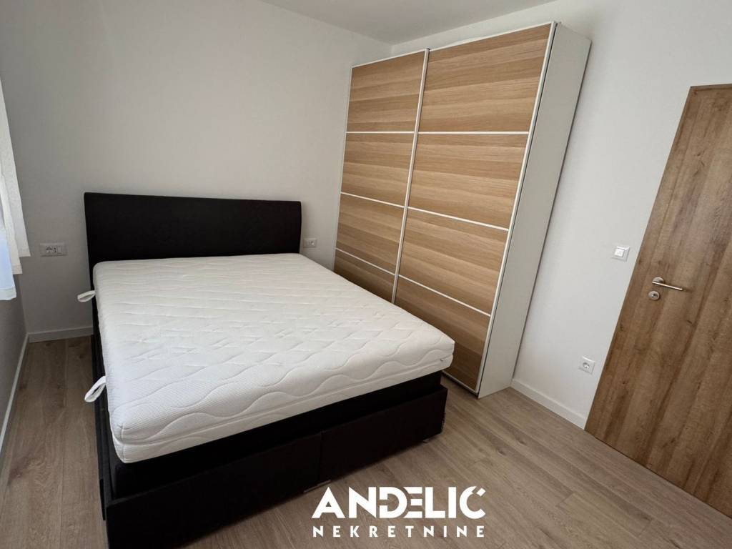 Stan u zgradi, Najam, Split, Split