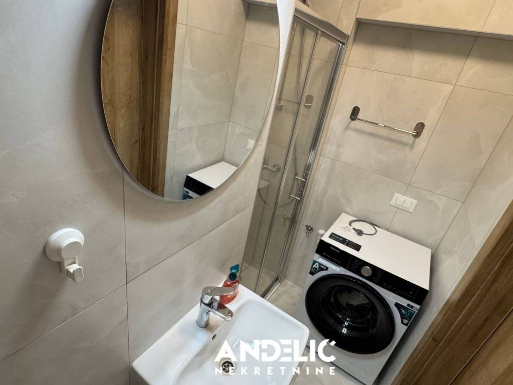 Stan u zgradi, Najam, Split, Split