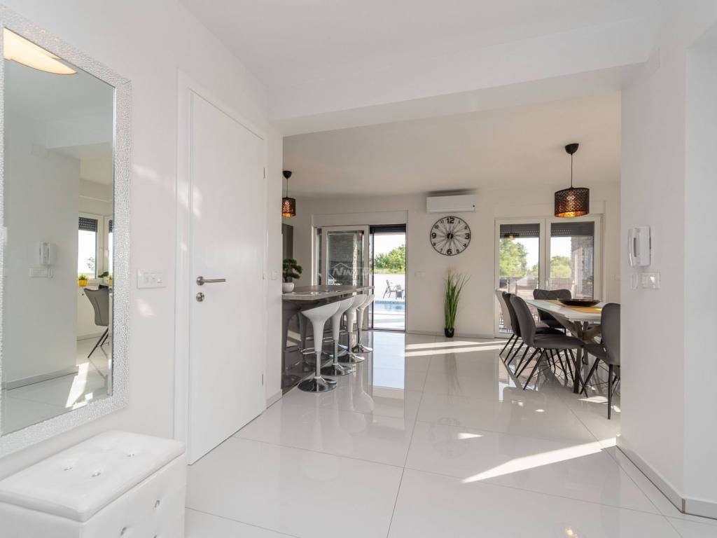 Vila, prodaja, Privlaka