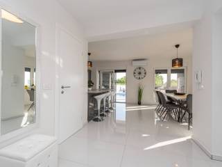 Vila, prodaja, Privlaka