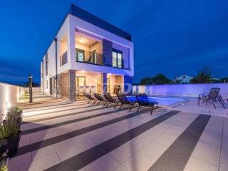 Vila, prodaja, Privlaka