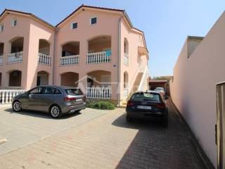 Dvojna kuća, Prodaja, Vrsi, Vrsi