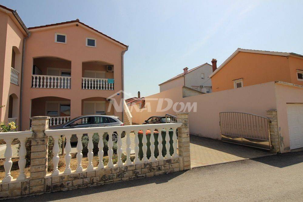 Dvojna kuća, Prodaja, Vrsi, Vrsi