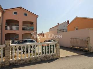 Dvojna kuća, Prodaja, Vrsi, Vrsi