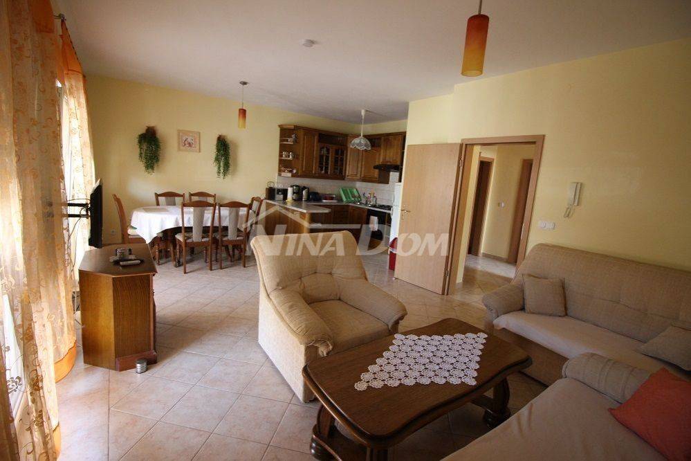 Dvojna kuća, Prodaja, Vrsi, Vrsi