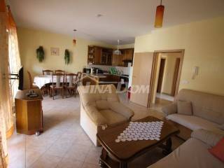 Dvojna kuća, Prodaja, Vrsi, Vrsi