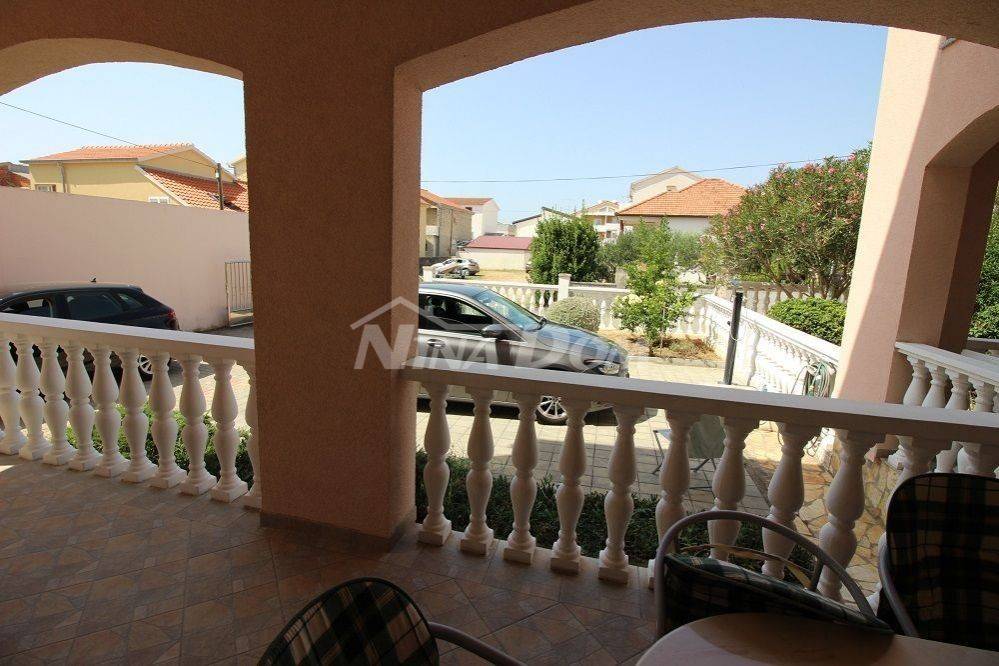 Dvojna kuća, Prodaja, Vrsi, Vrsi