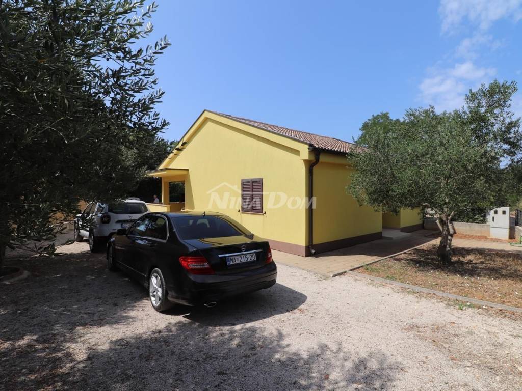 Dvojna kuća, Prodaja, Privlaka, Privlaka